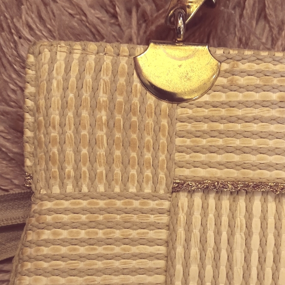 MCM Italian Vintage 60s Cream and Metallic Gold Shoulder Bag - Picture 9 of 9